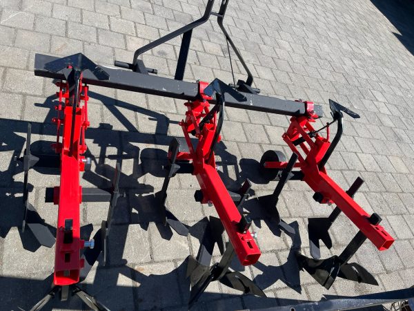 Cultivator sapat bilonator prășitoare pe 3 randuri - imagine 3