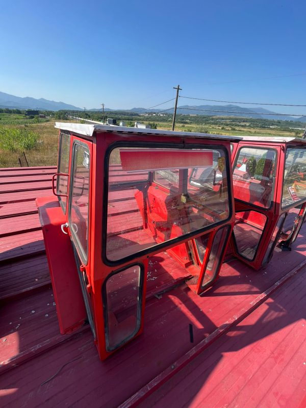 Cabina tractor cu aripi - Image 5