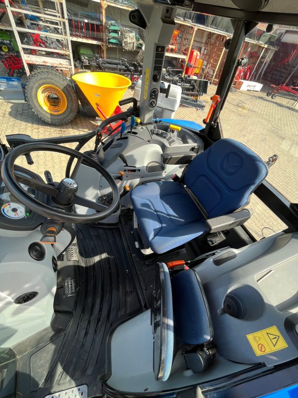 Tractor New Holland T5 115 - Image 4