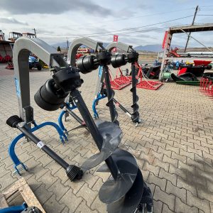 Burghiu pamant atasabil la tractor