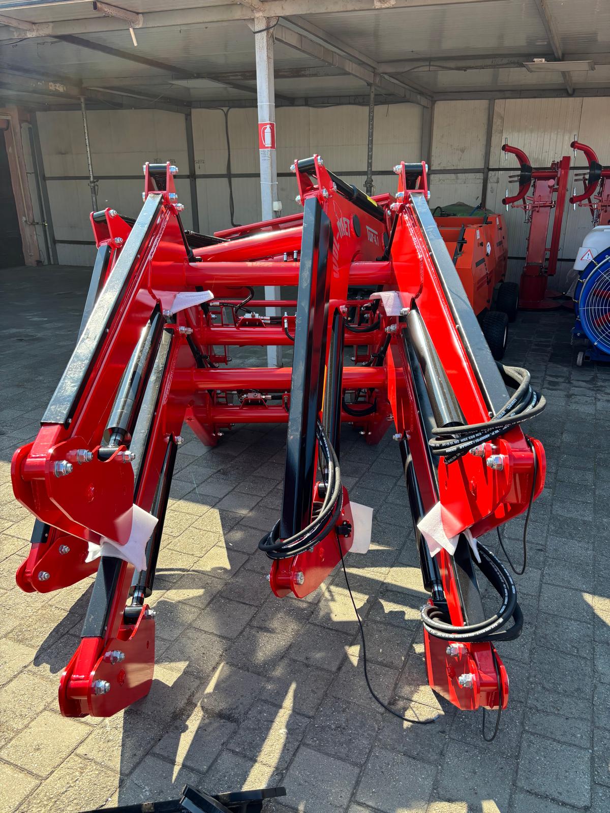 Incarcator frontal profesional 1500kg - Image 7