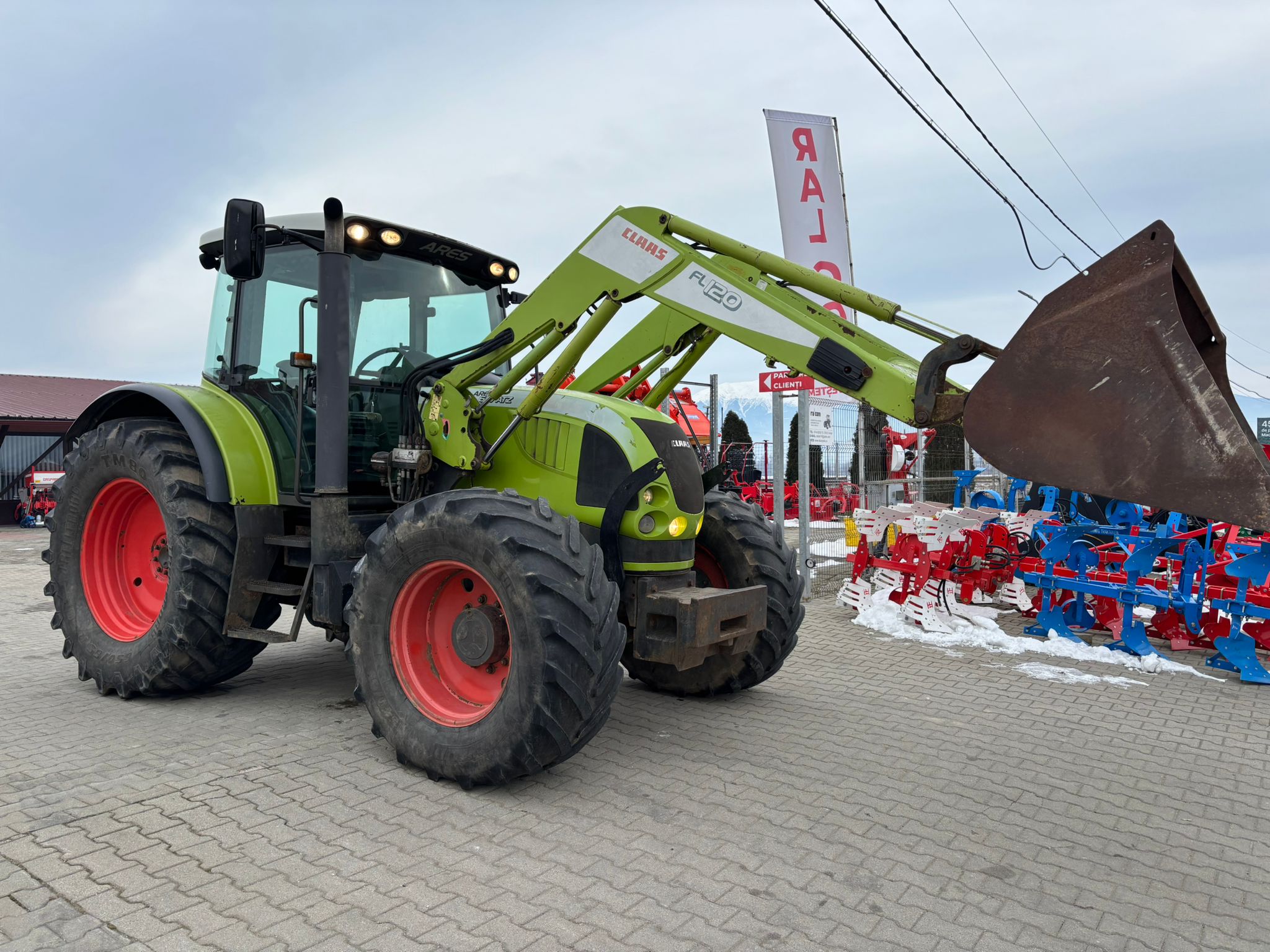 Tractor CLAAS Ares 657 de 135cp cu încărcător