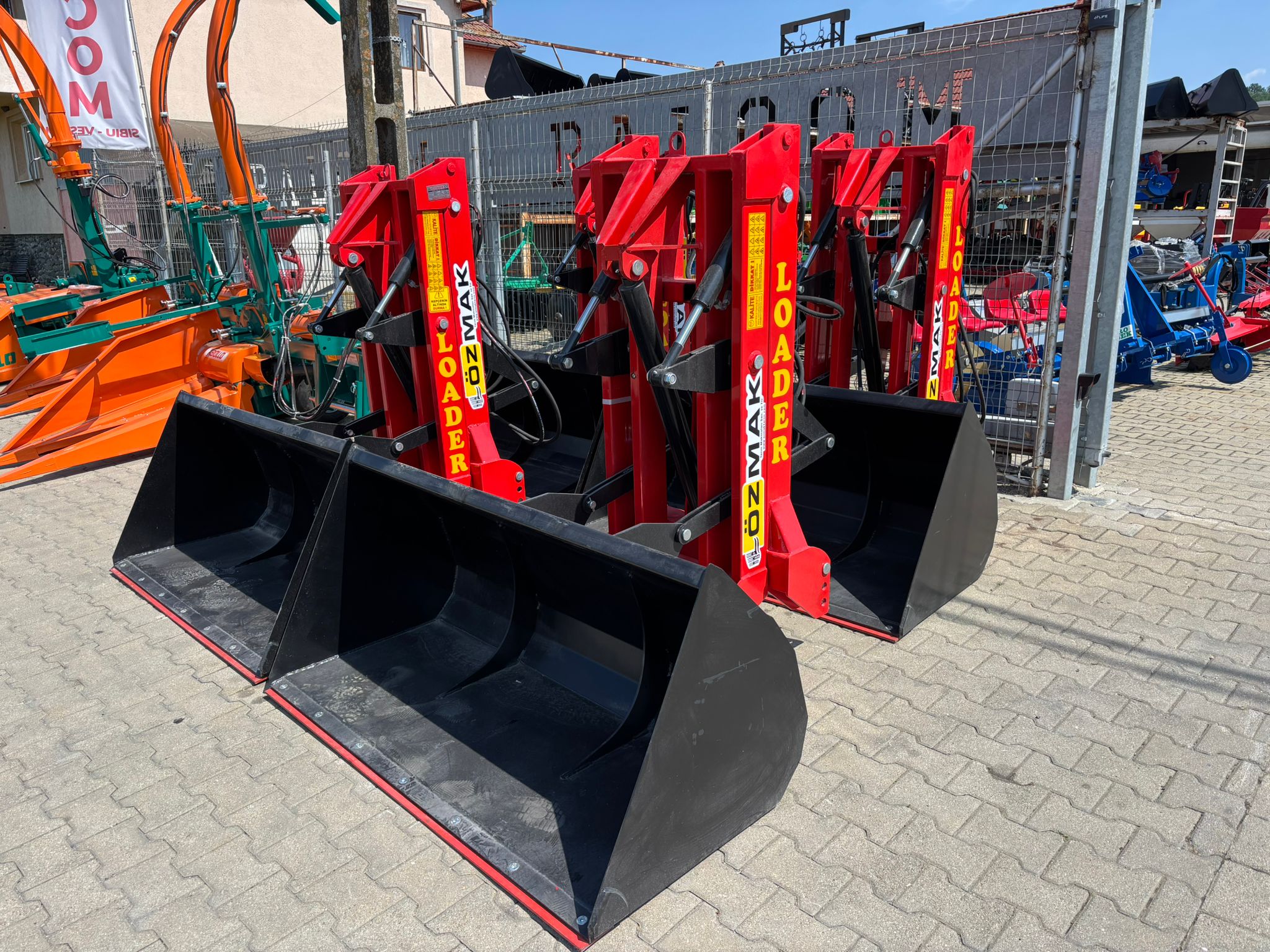 Incarcator spate tractor