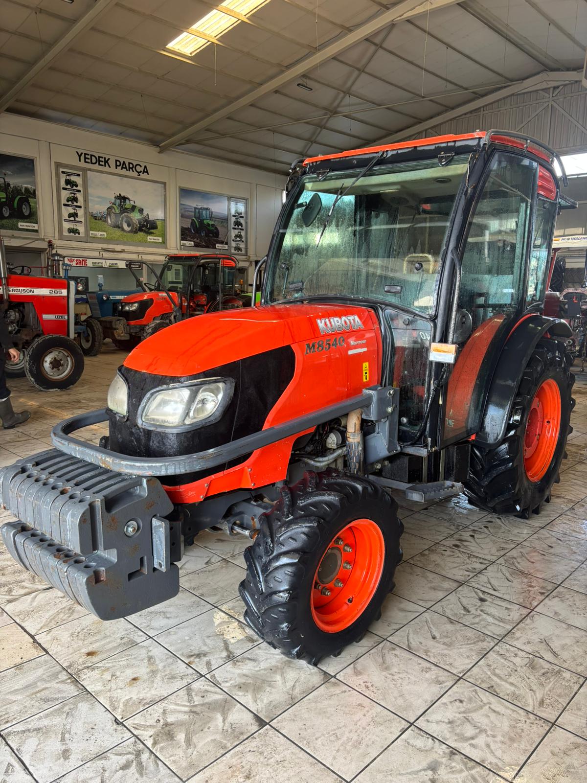 Tractor Kubota 85cp pentru vie