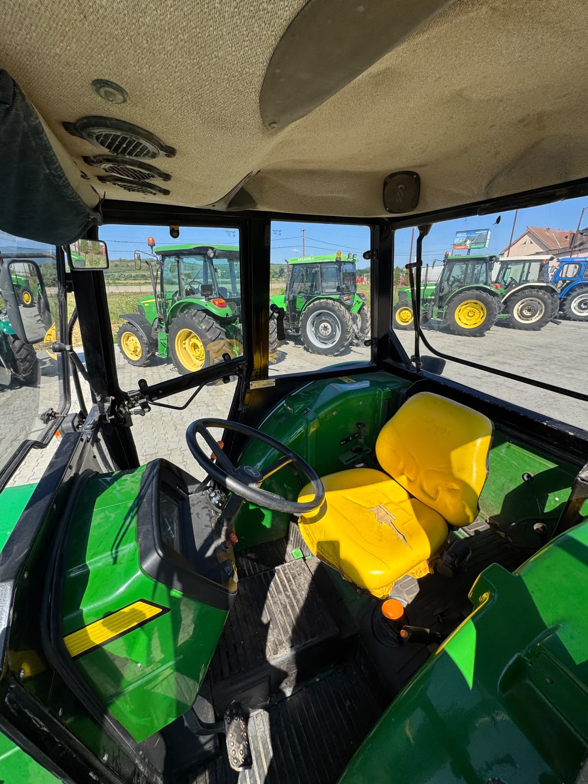 Tractor John Deere 5065E - imagine 8