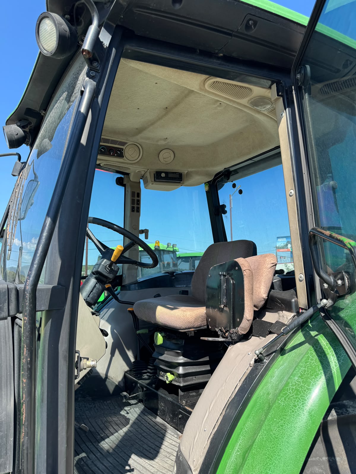 Tractor John Deere 5725 - imagine 10