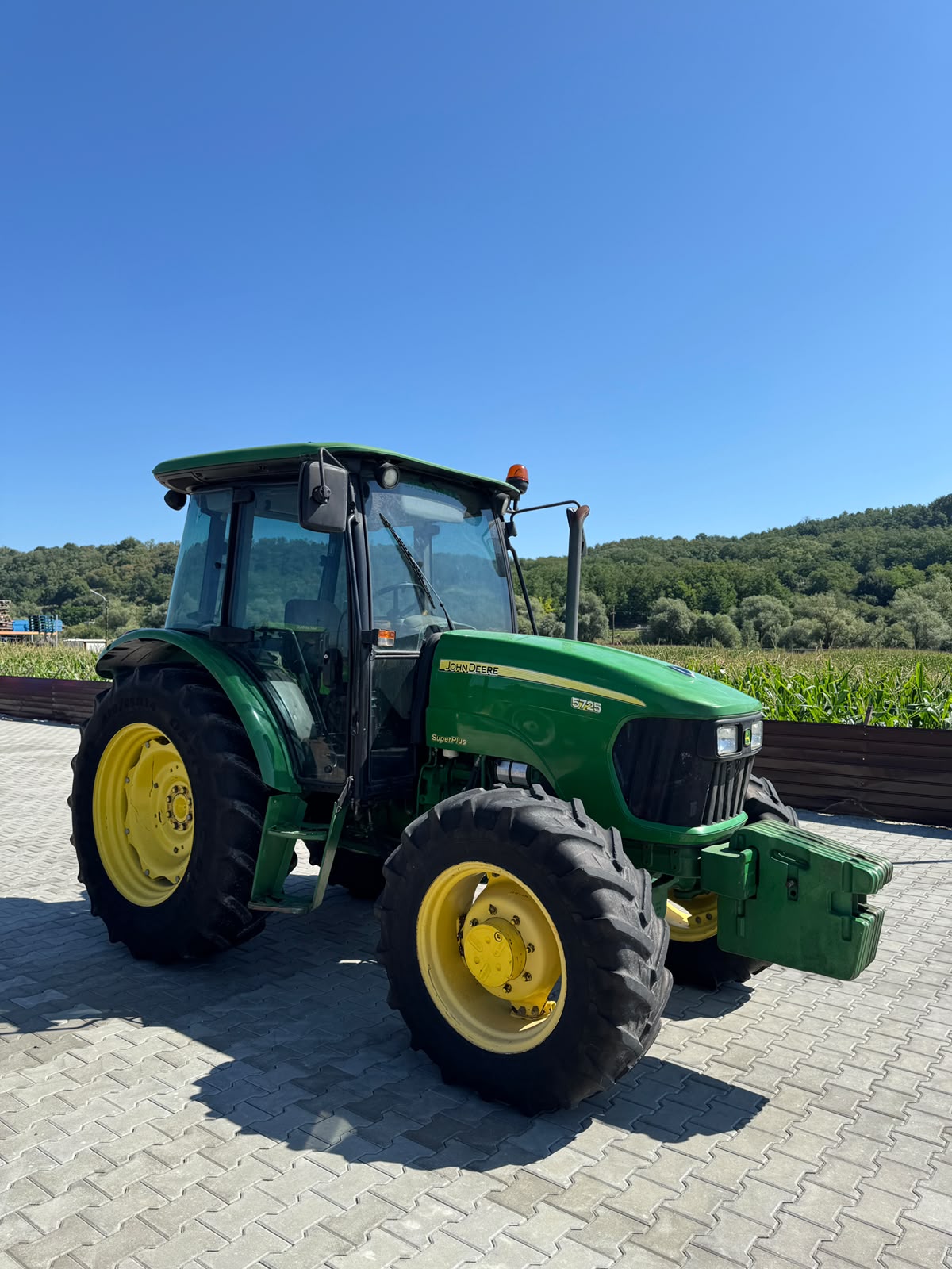 Tractor John Deere 5725 - imagine 3